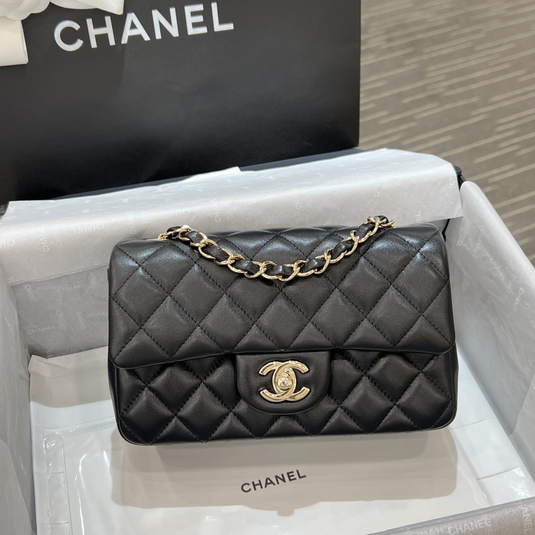 샤넬 Chanel Mini Classic Handbag Black