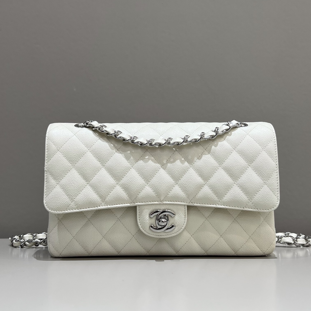샤넬 Chanel Classic Flap Bag in White Caviar Leather
