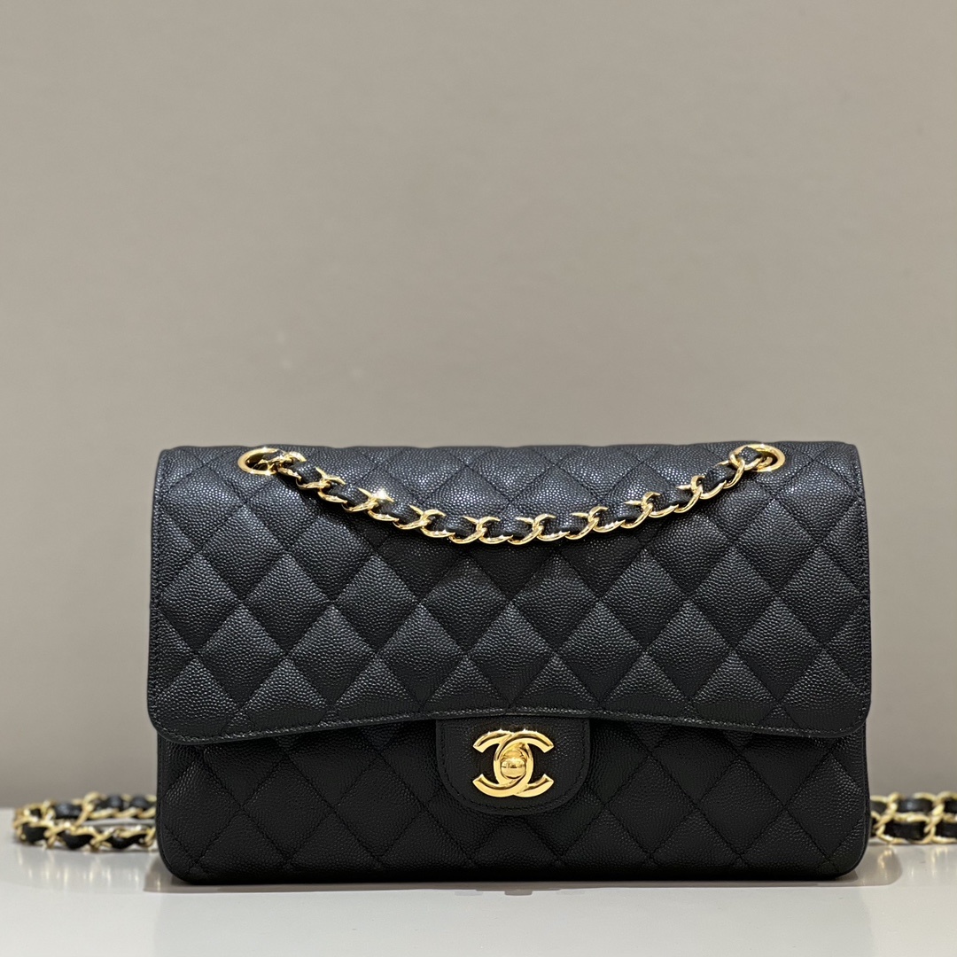 샤넬 Chanel Classic Flap Bag in Black Grained Calfskin
