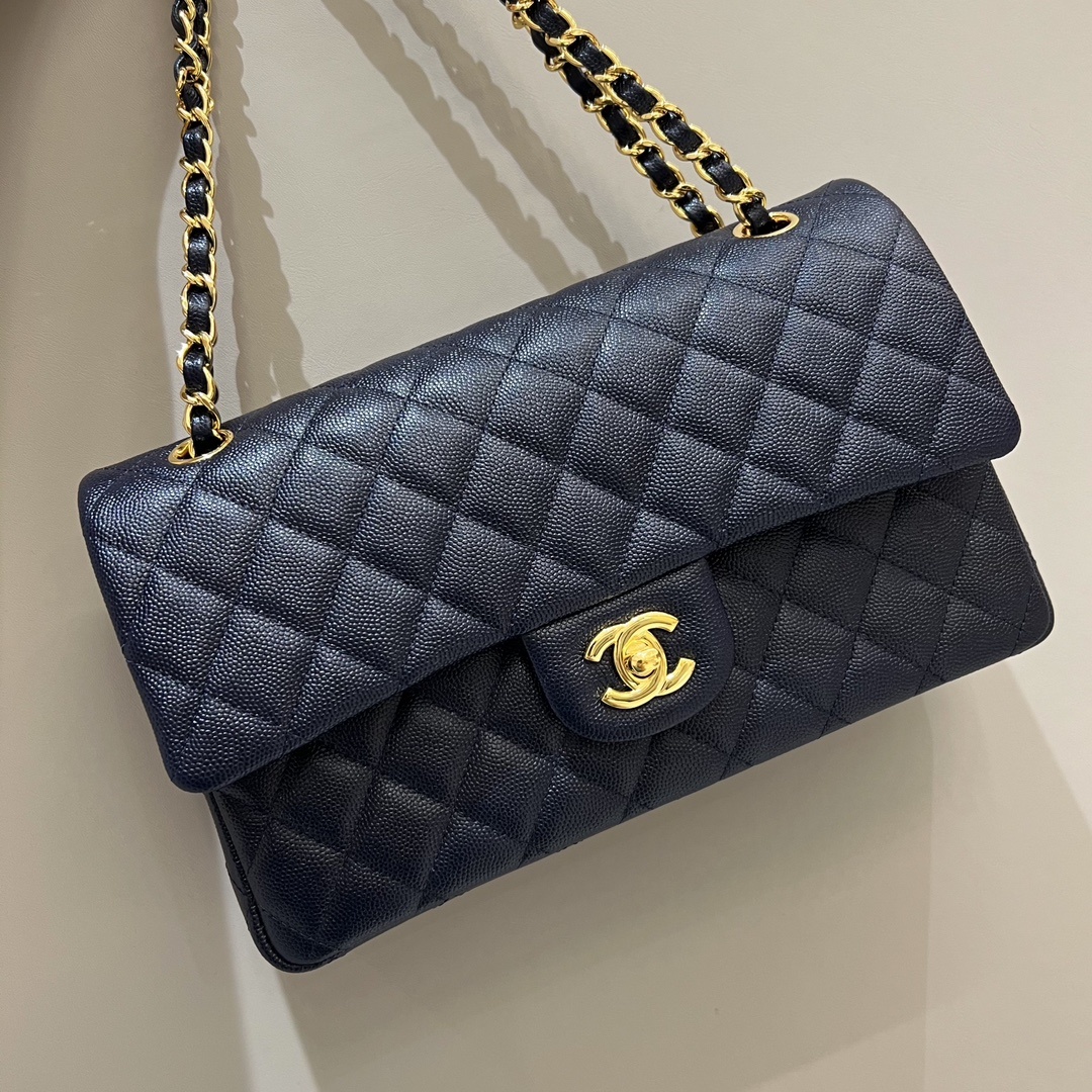 샤넬 Chanel Classic 11.12 Handbag in Dark Navy