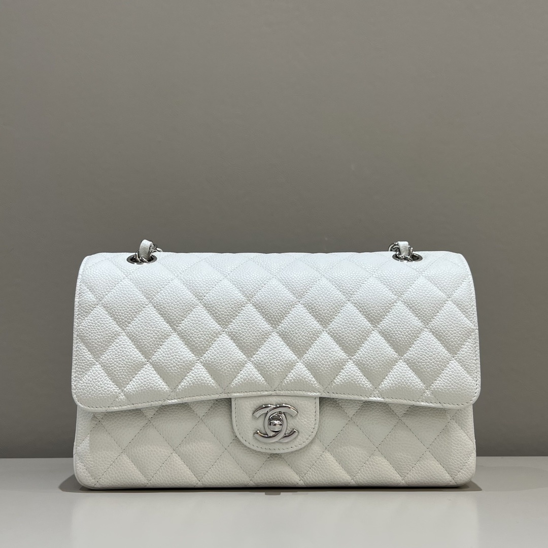 샤넬 Chanel Medium Classic Flap Bag in White Caviar Leather