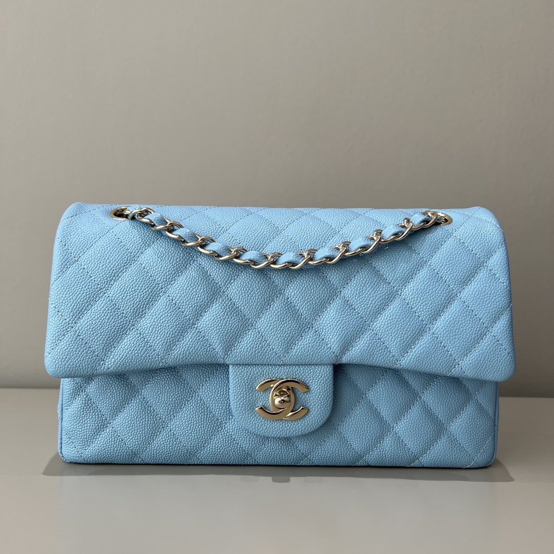 샤넬 CHANEL Medium Classic Handbag in Light Blue Grained Calfskin
