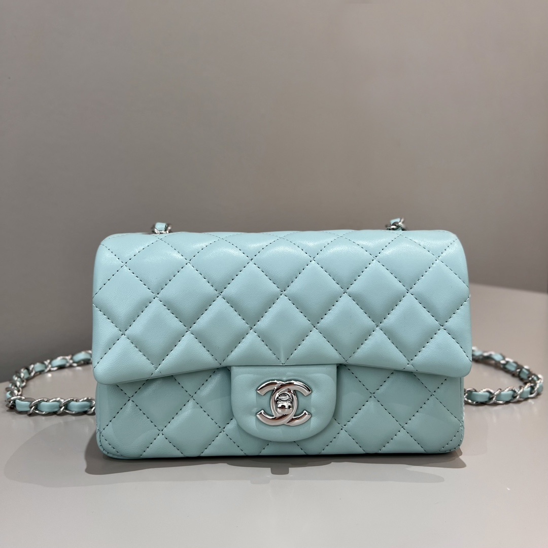 샤넬 Chanel Mini Classic Flap Bag, Light Blue