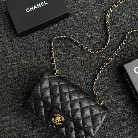 샤넬 Chanel Classic Mini Flap Bag, Black
