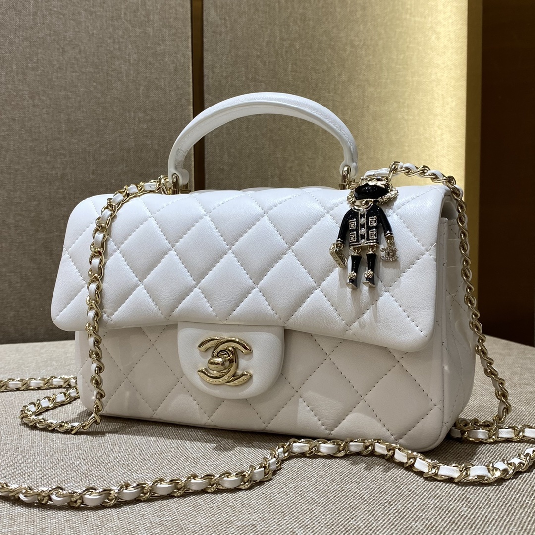 샤넬 CHANEL White Mini Flap Bag with Top Handle