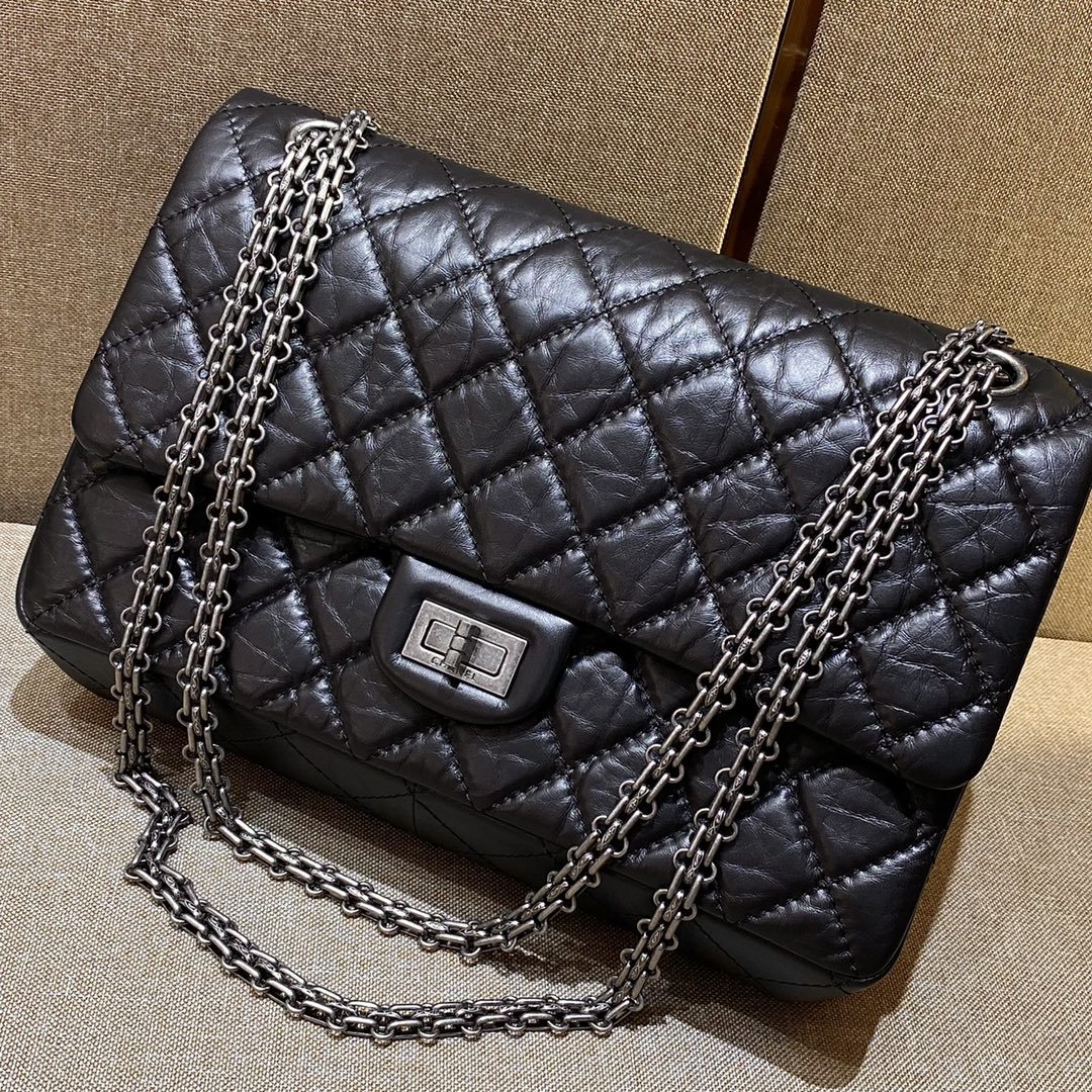 샤넬 CHANEL Black 2.55 Reissue Large Flap Bag